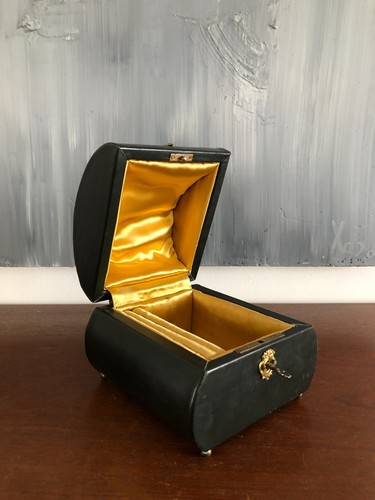 Joli coffret bijoux gainé - coffret,