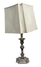 BOUGEOIR EN ARGENT TRANSFORMÉ EN LAMPE. STYLE ANGLAIS. ESPAGNE. XXE