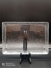 Plateau de service en cristal de BACCARAT style écaille , martelé ,signé .