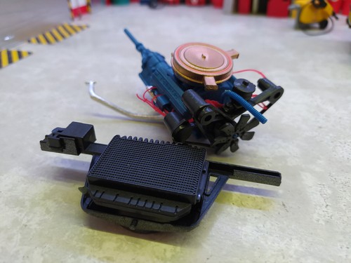 Moteur v8 avec - 1/18,