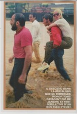 JOHNNY  HALLYDAY   N° 46  : PHOTO DE MAGAZINE  PLASTIFIEE .