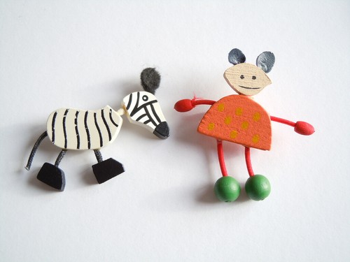 Broche bois fille - 2, x