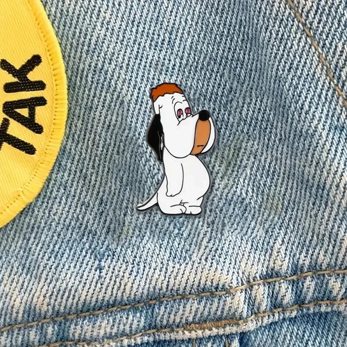 Pin émaillé droopy - pin's, dessin