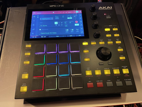 Akai mpc one black - black, standalone