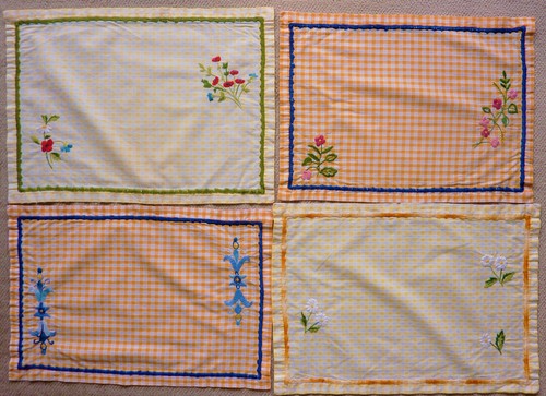 Lot napperons brodés - lot, 4