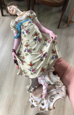 Grand personnage femme porcelaine allemande marque Meissen saxe ?