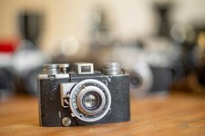 Rare Reyna Cornu camera +