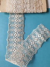 Ancienne Dentelle Brodée sur