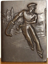 Ancien Porte Boite d'Allumettes en Etain à Décor de Pelotari Chistera