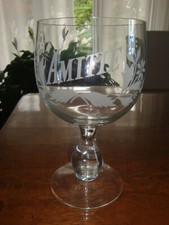 Grand verre de l 'Amitié en