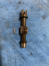 Axe pompe à huile Suzuki 125