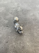 Petite Figurine Ecureuil Et Sa