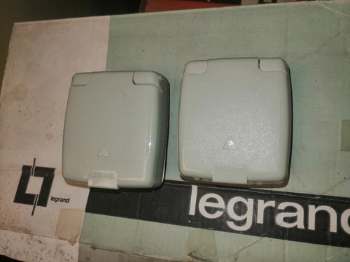Legrand deux ancienne prise