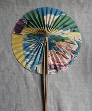 ANCIEN ÉVENTAIL PUBLICITAIRE BÉNÉDICTINE EN PAPIER PLISSÉ - COCARDE - VERS 1930