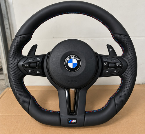 Volant sport cuir perforé - volant,