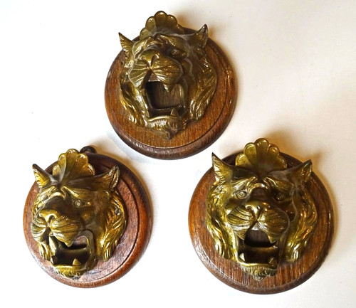Trois médaillons applique - trois, en