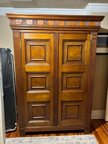 Armoire cabinet with