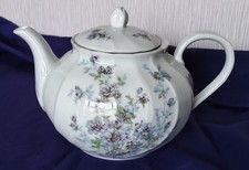 THÉIÈRE EN PORCELAINE BERNARDAUD LIMOGES MODÈLE GABRIELLE