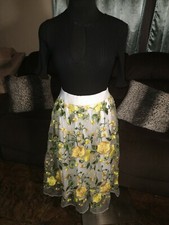 Hesperus Premium floral embroidered skirt  Size small