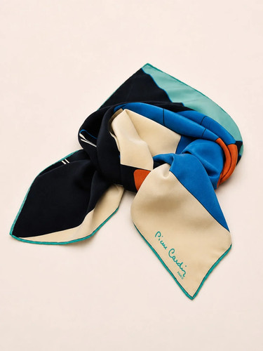 Carré pierre cardin soie - en,