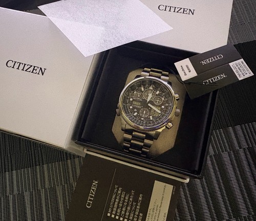 Montre radio chronographe