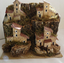 CRECHE/VILLAGE SANTONS PUCES