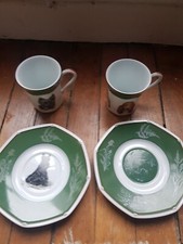 2 Tasses Mugs Hermès Chien 8.2 Cm Hauteur Avec Soucoupes 