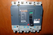 Compact NS250N Merlin Gerin Disjoncteur Tétra 250A déclencheur STR22SE 250ampère