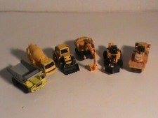 lot 6 engins chantiers:bulldozer:camion benne:pelle mecanique:toupie: rouleau: o