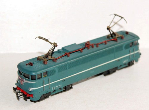 Jouef 8582 locomotive - 8582,