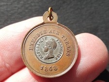 MEDAILLE REVOLUTION FEVRIER  1848 LES BRAVES LES TYRANS MARIANNE BONNET PHRYGIEN