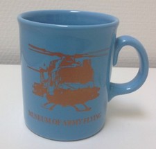 Mug Hélicoptère musée de l'armée de l'air Anglaise / couleur Bleu doré