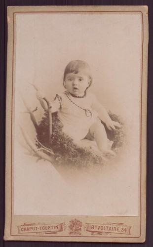 Photo cdv bébé assis dans - photo,