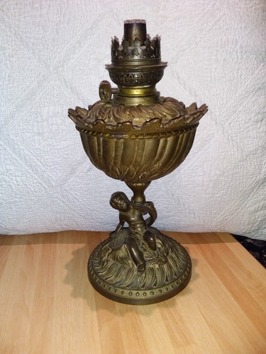 Ancienne lampe pétrole - a,