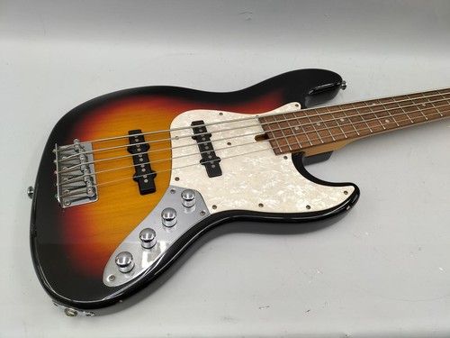 Guitare basse électrique