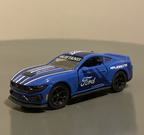 Miniature majorette ford - miniature,