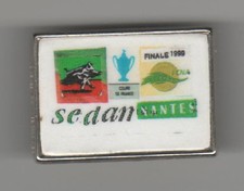 RARE PIN'S FOOTBALL -