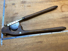 N.1 Outil Ancien Coupe Queue