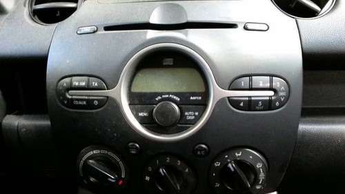 Radio mazda hatchback - radio,
