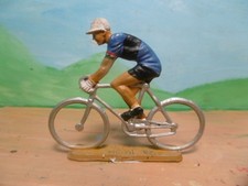 STARLUX CYCLISTE  MAILLOT NOIR BLEU    1/32ème