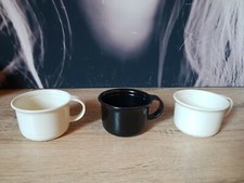 3 TASSES PLASTIQUE