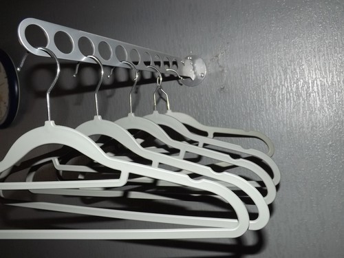 Porte cintres mural pliable - , à