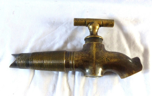 Ancien gros robinet mâcon - ancien, l.c,mÂcon