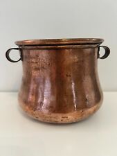 Pot en cuivre signé Jean Paul