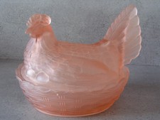 Poule en verre moulé grand