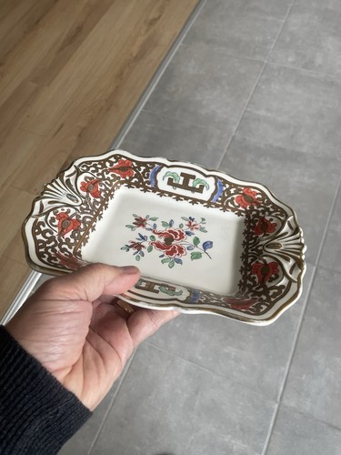 Vide poche en porcelaine  .