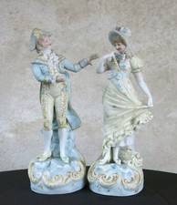 COUPLE ÉLÉGANT, jeunes gens, porcelaine, biscuit, Saxe, signature ancre marine .