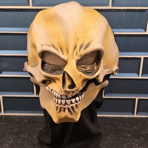 Halloween mask something - be,