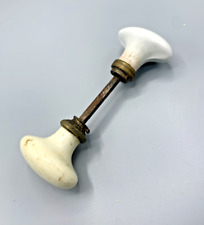 Poignée de porte ancienne en céramique blanche