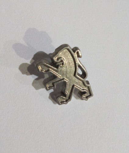 Pin petit logo peugeot - logo, lion